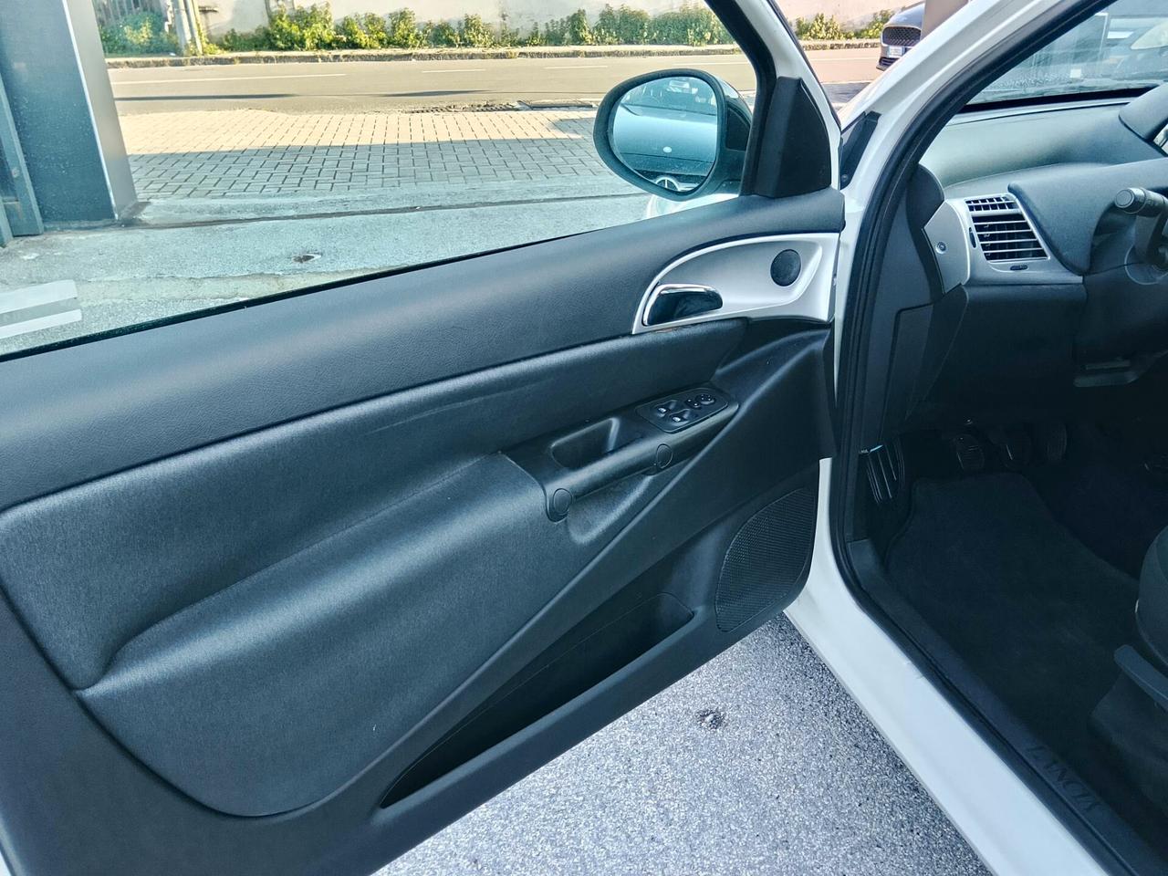 Lancia Ypsilon 1.2 DIVA