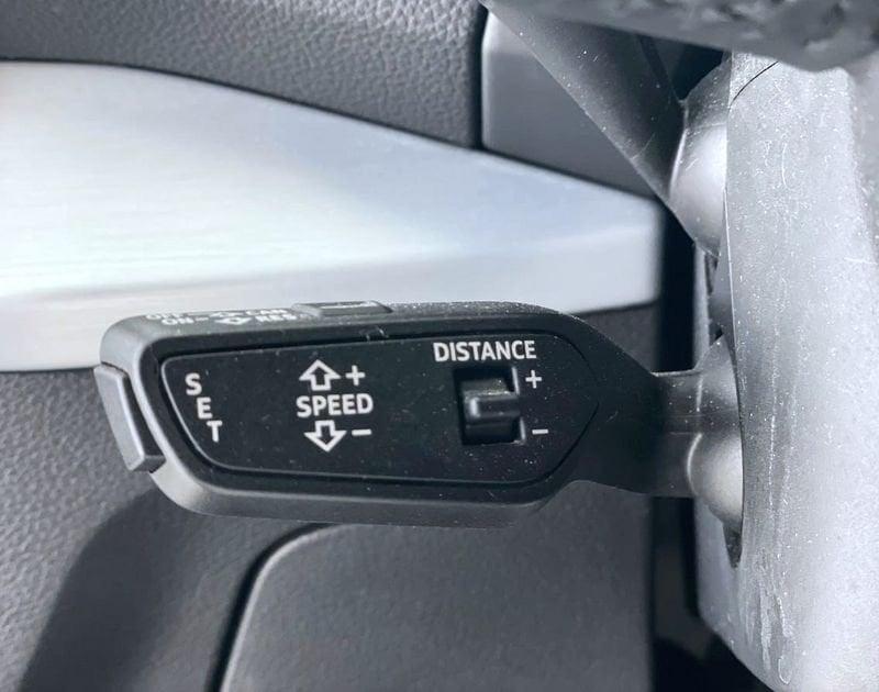 Audi Q2 1.6 30 TDI Identity Black S TRONIC