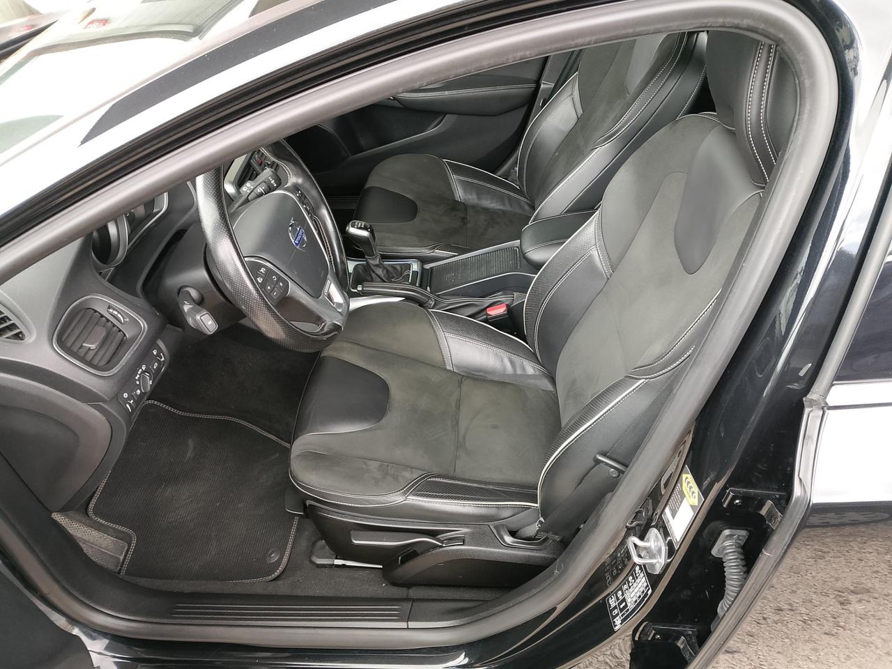 Volvo V40 D2 1.6 Powershift R-design Kinetic