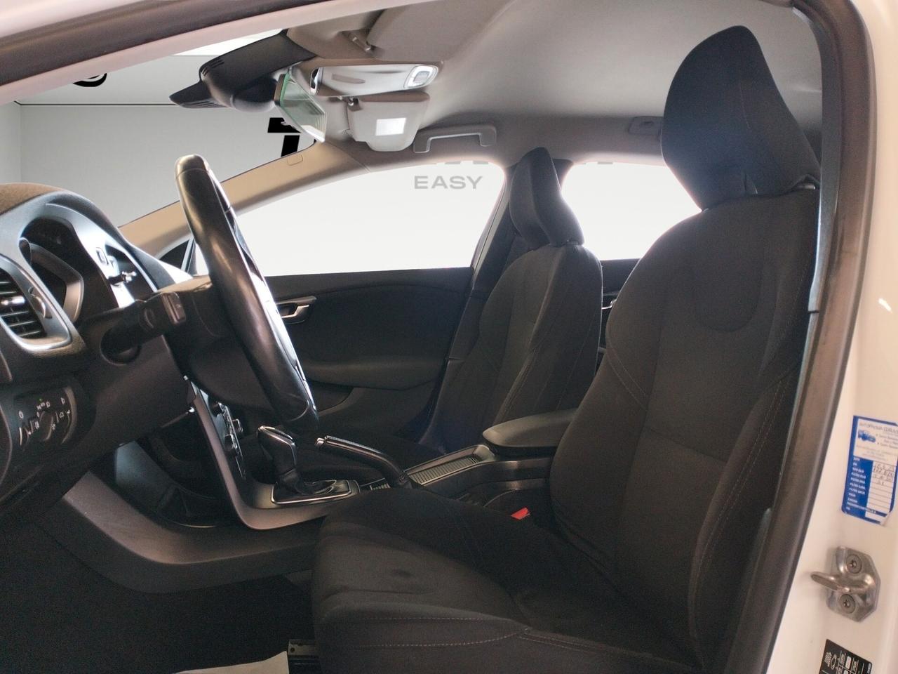 Volvo V40 1.6 d2 automatico - NEOPATENTATI