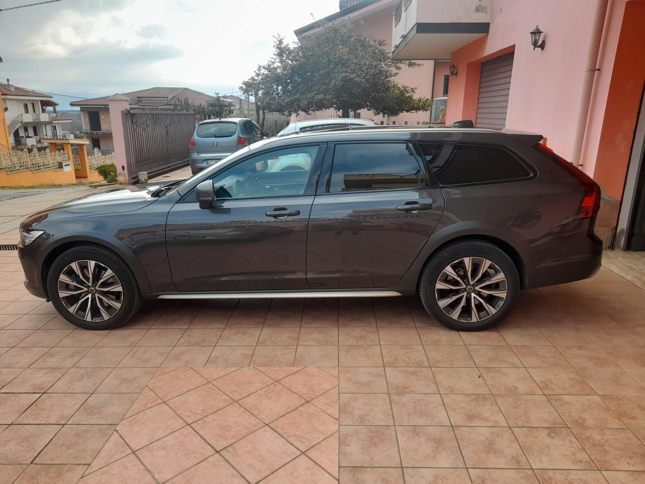 Volvo V90 Cross Country B4 (d) AWD Geatronic Business Pro Line