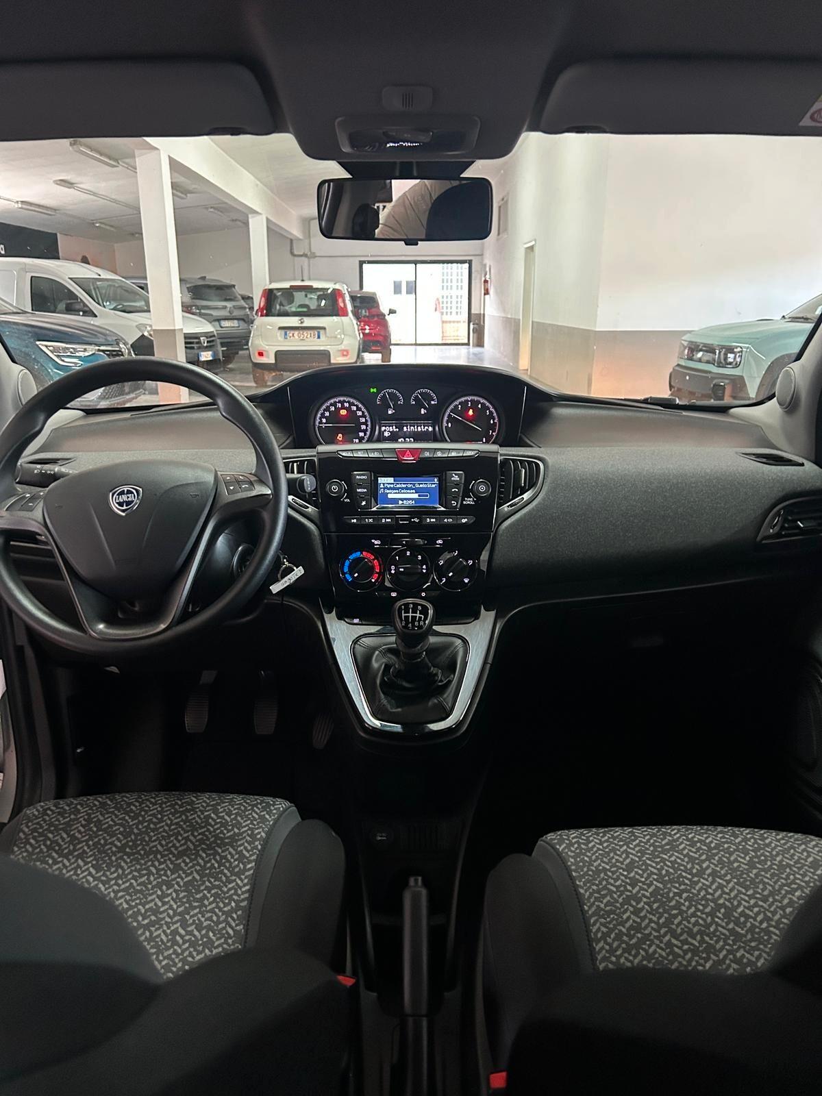 Lancia Ypsilon 1.0 FireFly 5 porte S&S Hybrid Ecochic Gold