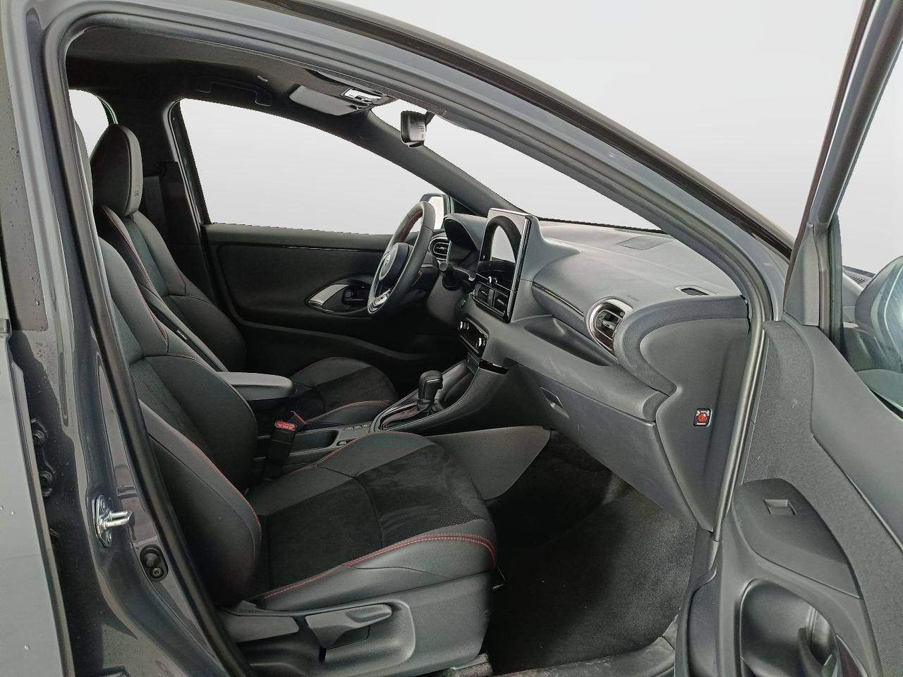 TOYOTA Yaris 1.5 Hybrid 130 - GR SPORT MY25