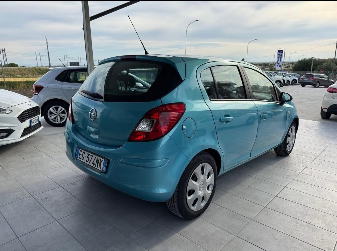 Opel Corsa 1.2 5 porte Club