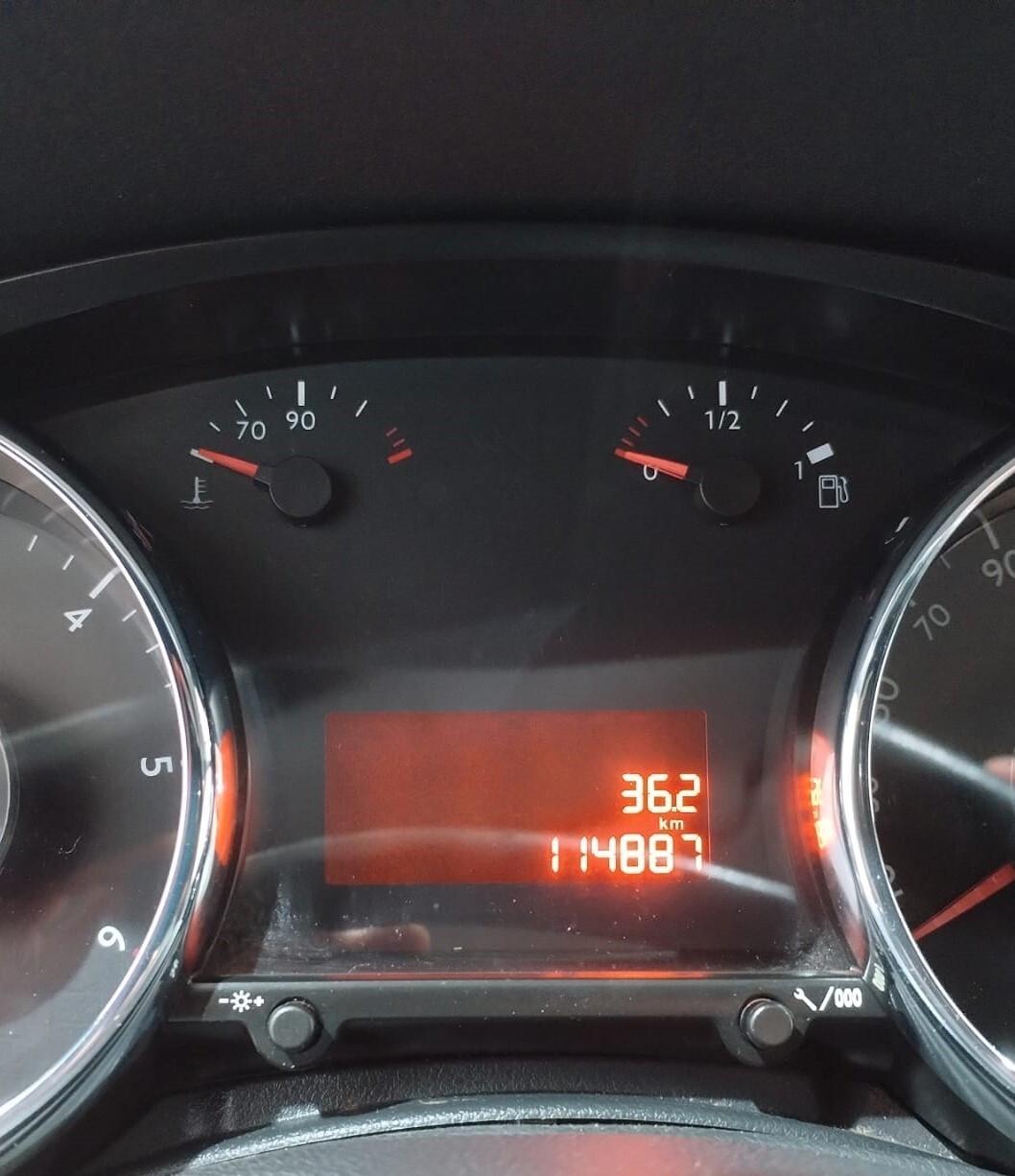 Peugeot 5008 Active 1.6 HDI 115cv 7 Posti