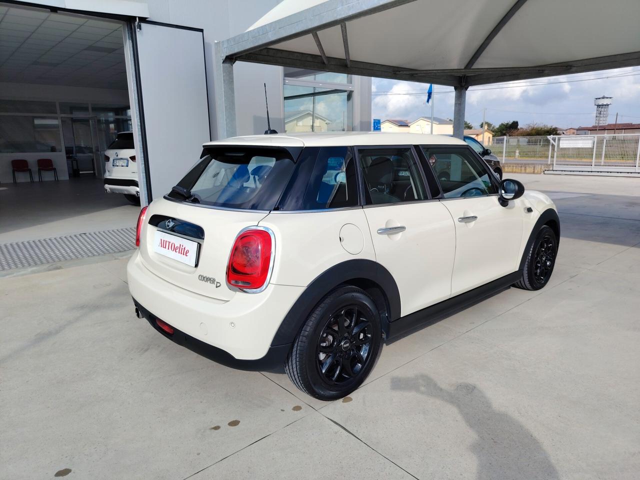 Mini Cooper D 1.5 5 Porte
