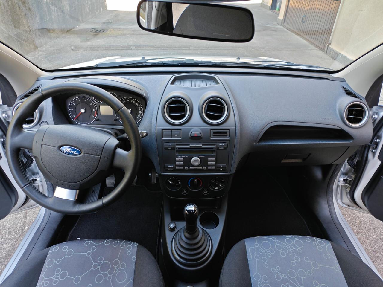 Ford Fiesta 1.2 BENZINA 75cv / 23.339km / Unipro