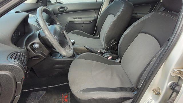 PEUGEOT 206 1.4 5p. ONE Line