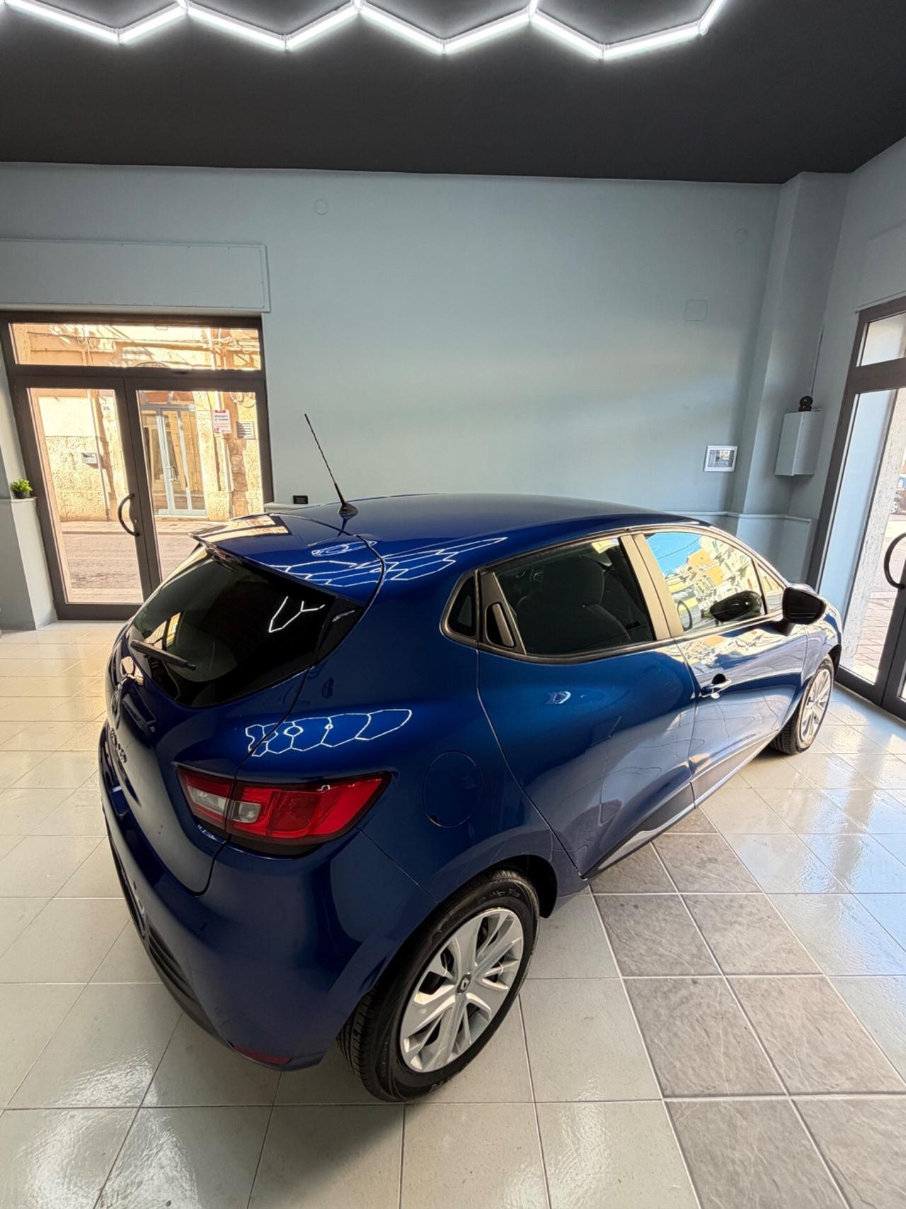Renault Clio dCi 8V 90 CV 5 porte Moschino Life