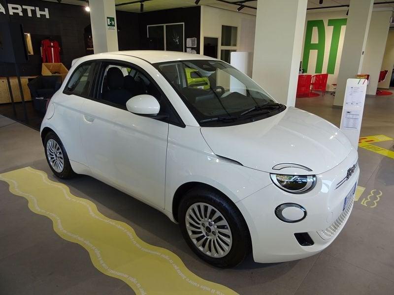 FIAT 500 500e Berlina 42 kWh