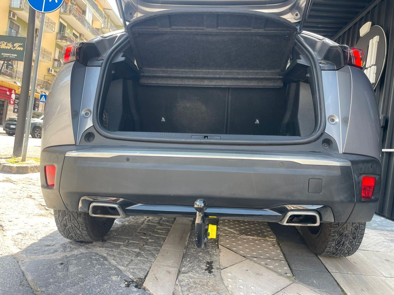 Peugeot 2008 GT LINE 1.2 Puretech Gancio traino omologato