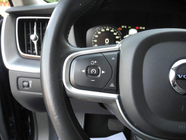 VOLVO XC60 2.0 D AWD Geartronic Business Plus Hybrid autom.