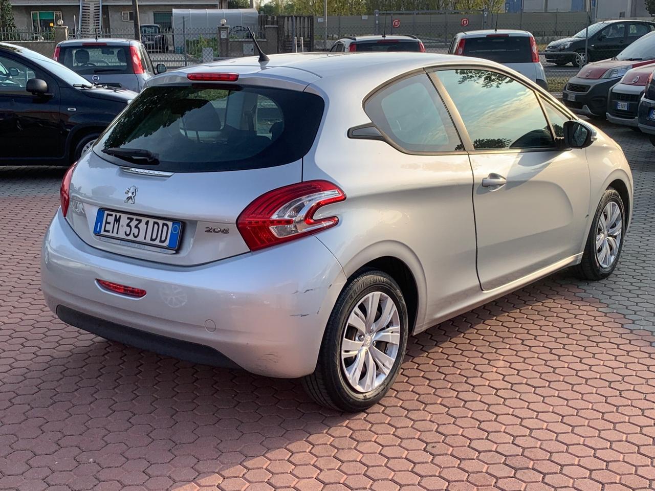 Peugeot 208 1.4 HDi 68 CV 3 porte Allure