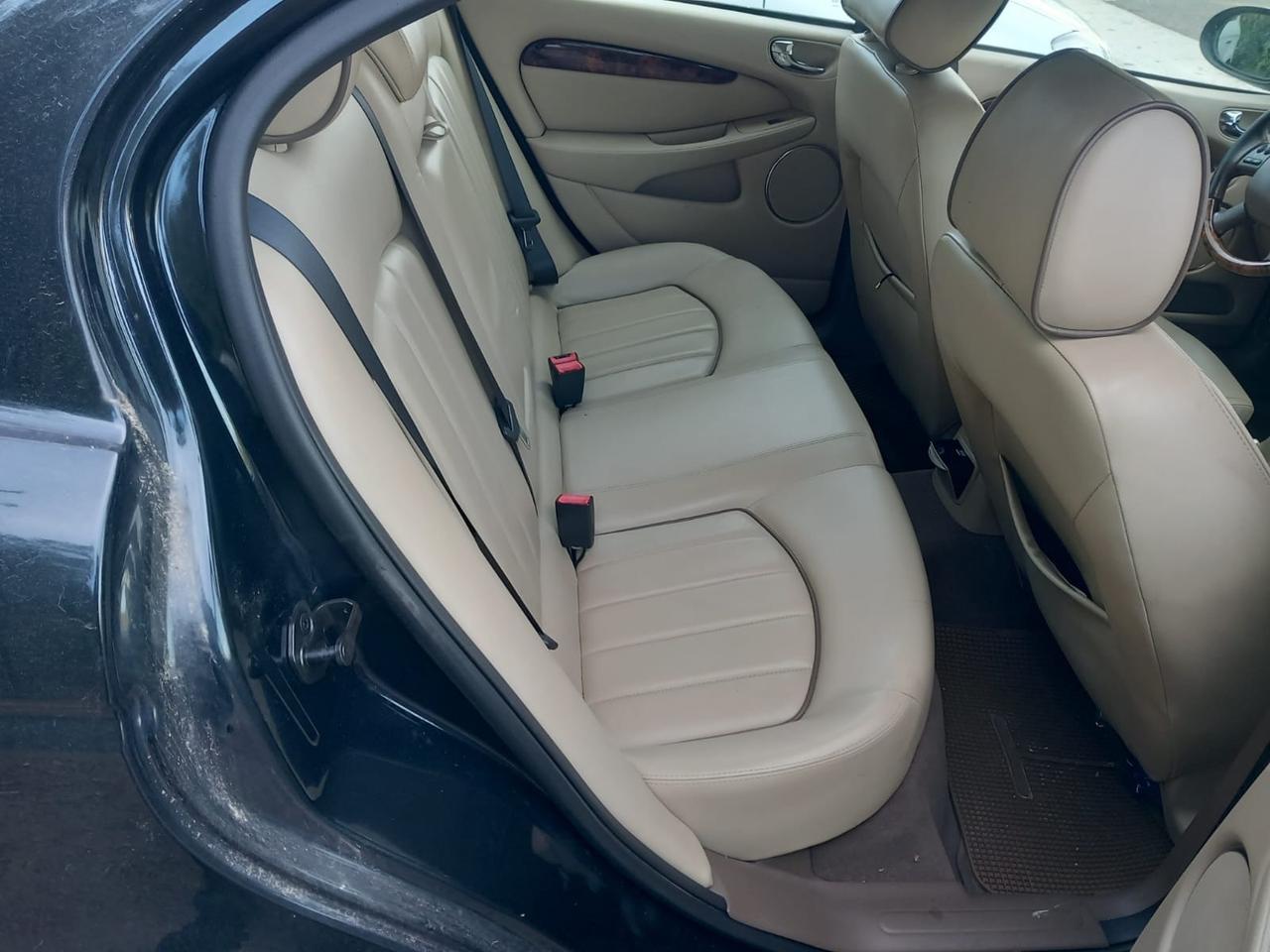 Jaguar X-Type 2.2D cat Executive