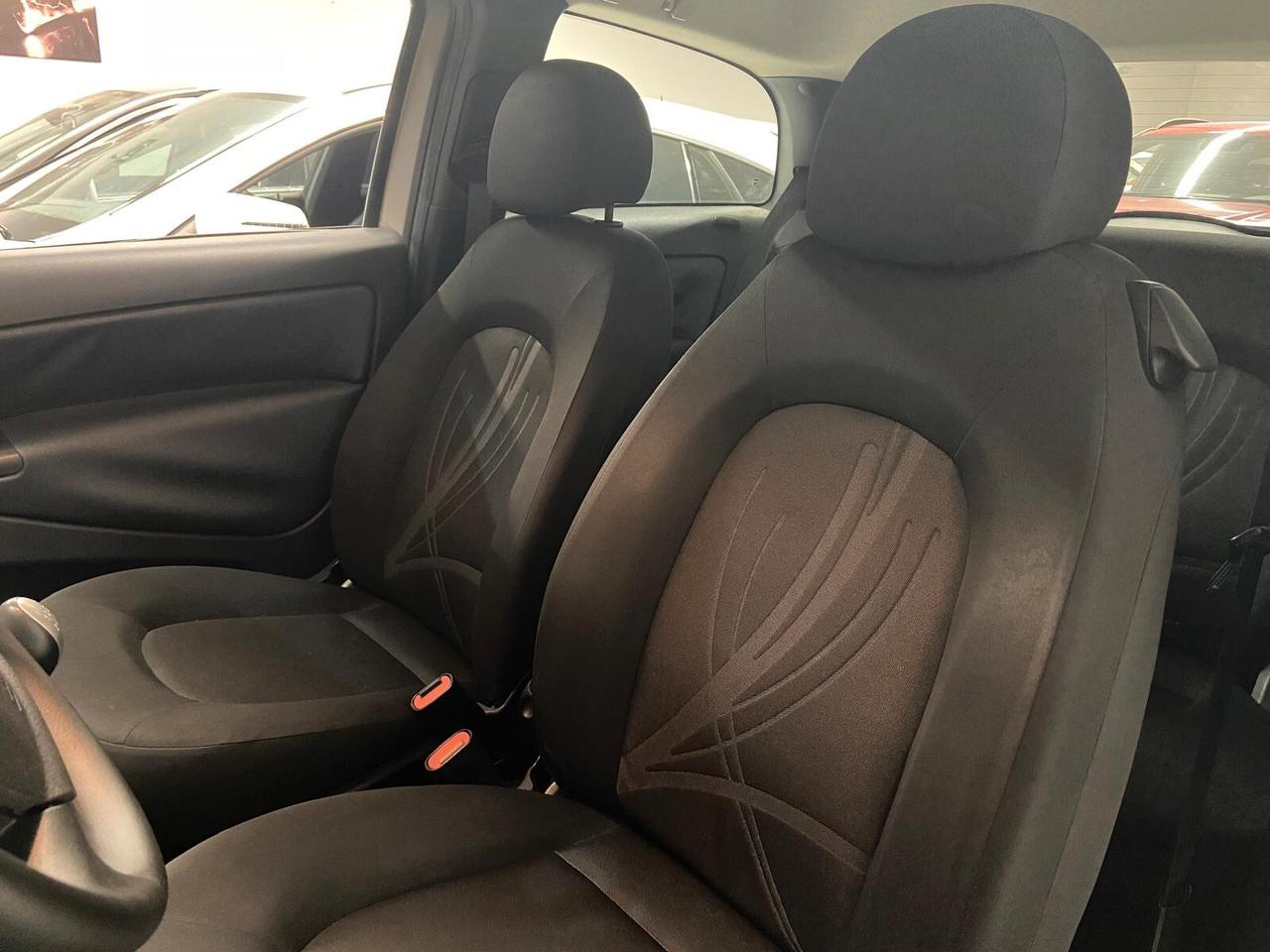 Lancia Ypsilon 1.3 MJT 75 CV Diva