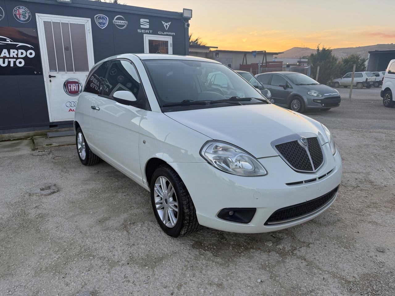Lancia Ypsilon 1.2 Platino