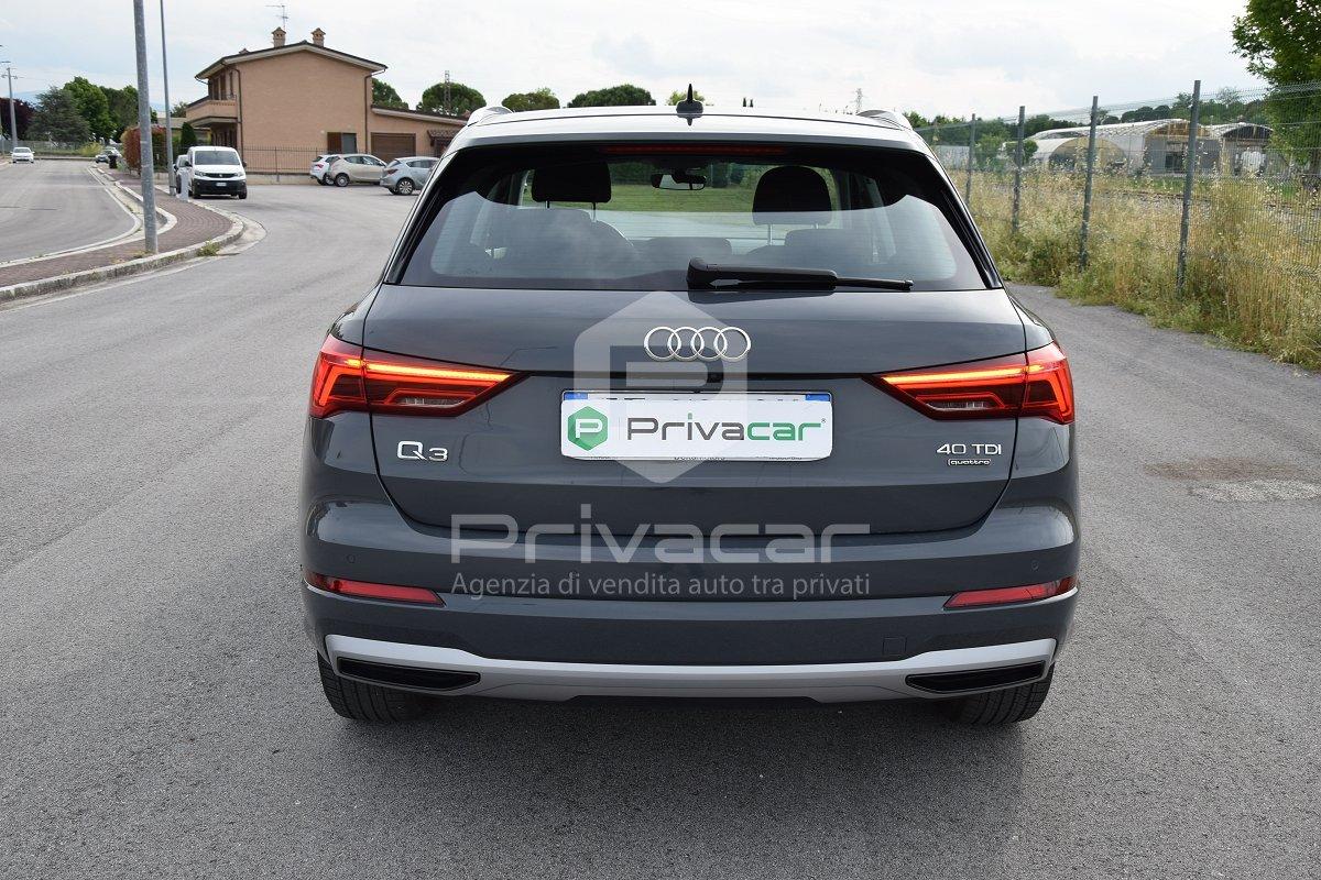 AUDI Q3 40 TDI quattro S tronic Business Advanced