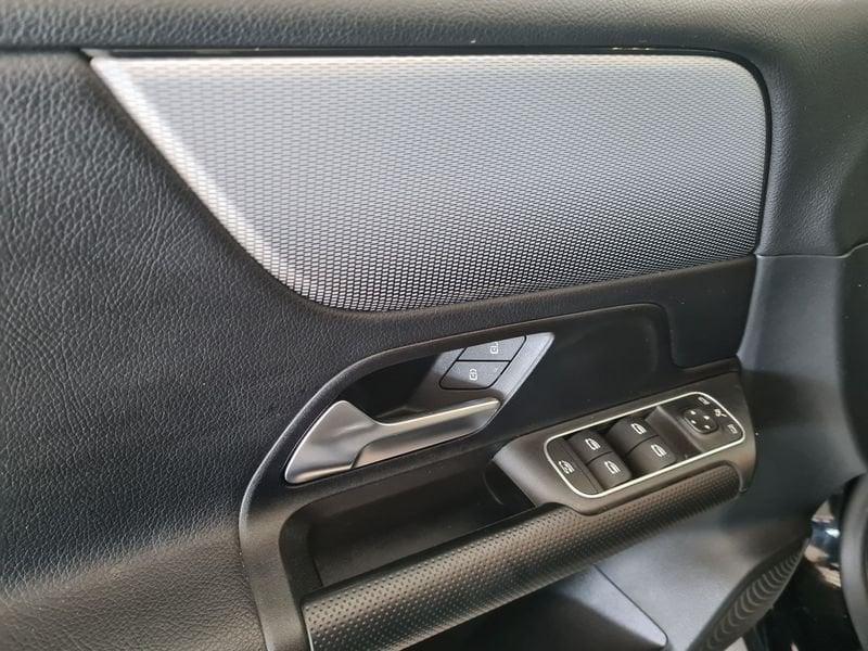 Mercedes-Benz GLB GLB 180 d Automatic Business Extra