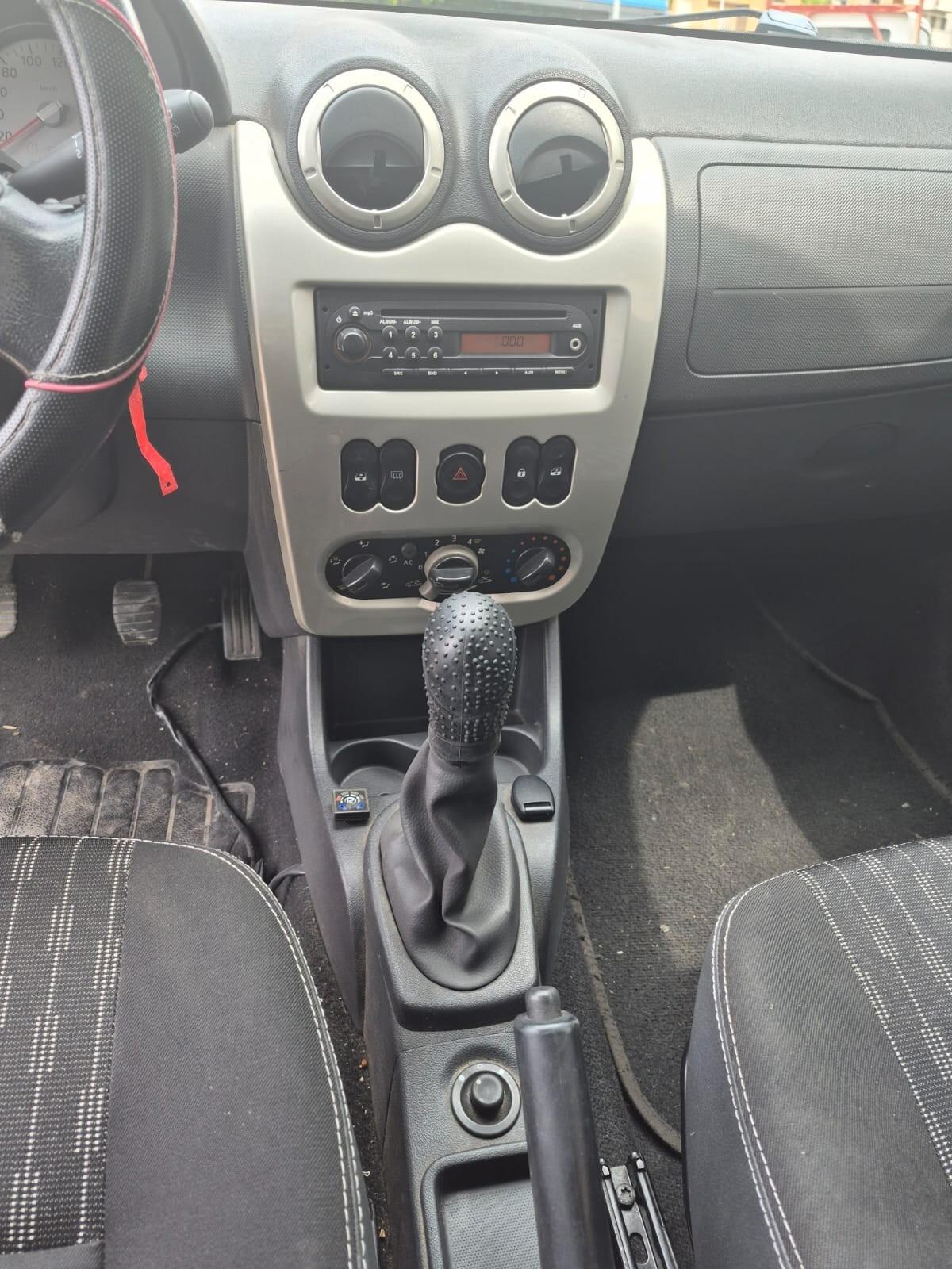 Dacia Sandero 1.2 16V GPL 75CV Story