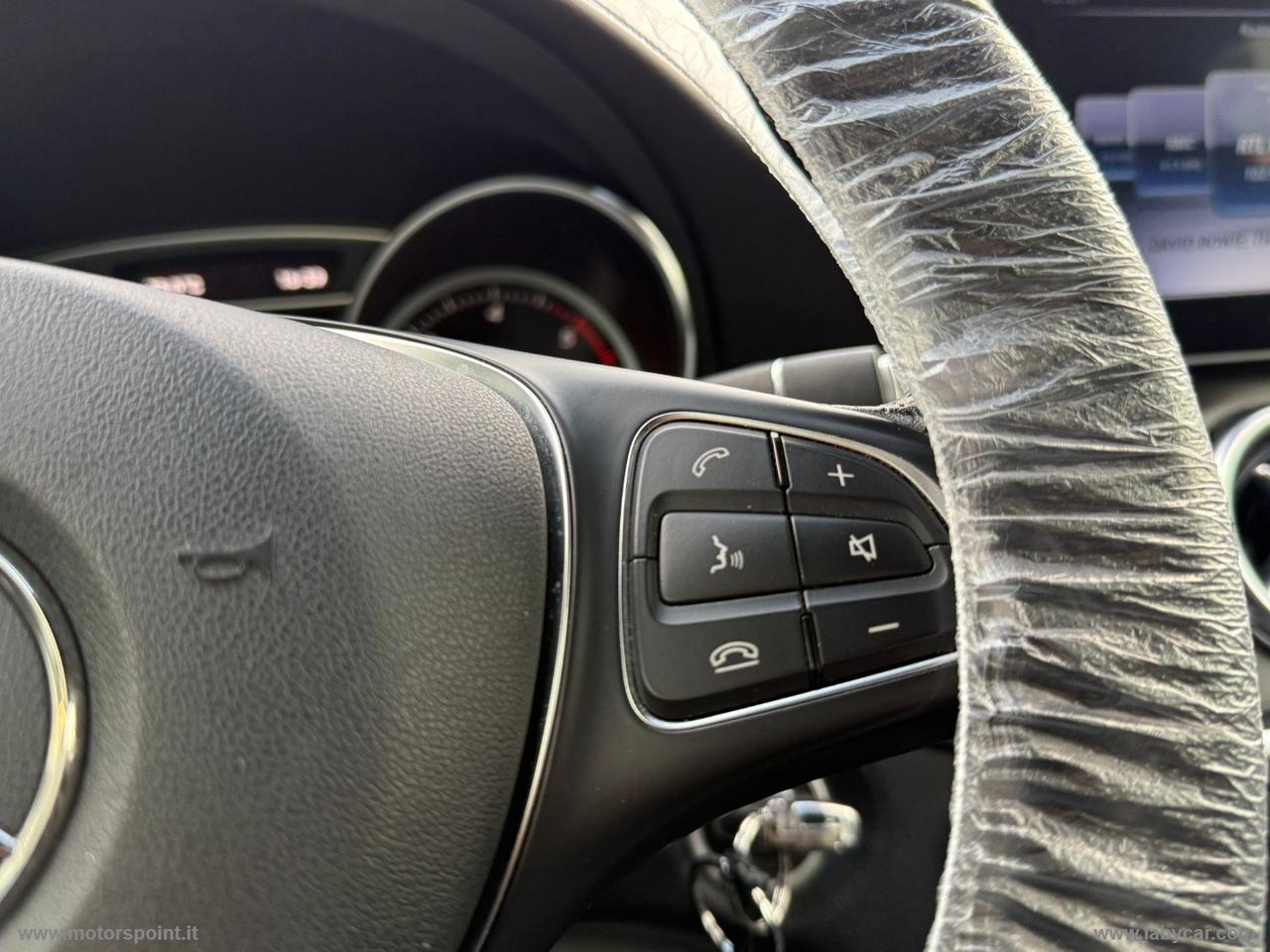MERCEDES-BENZ GLA 200 d Automatic Premium