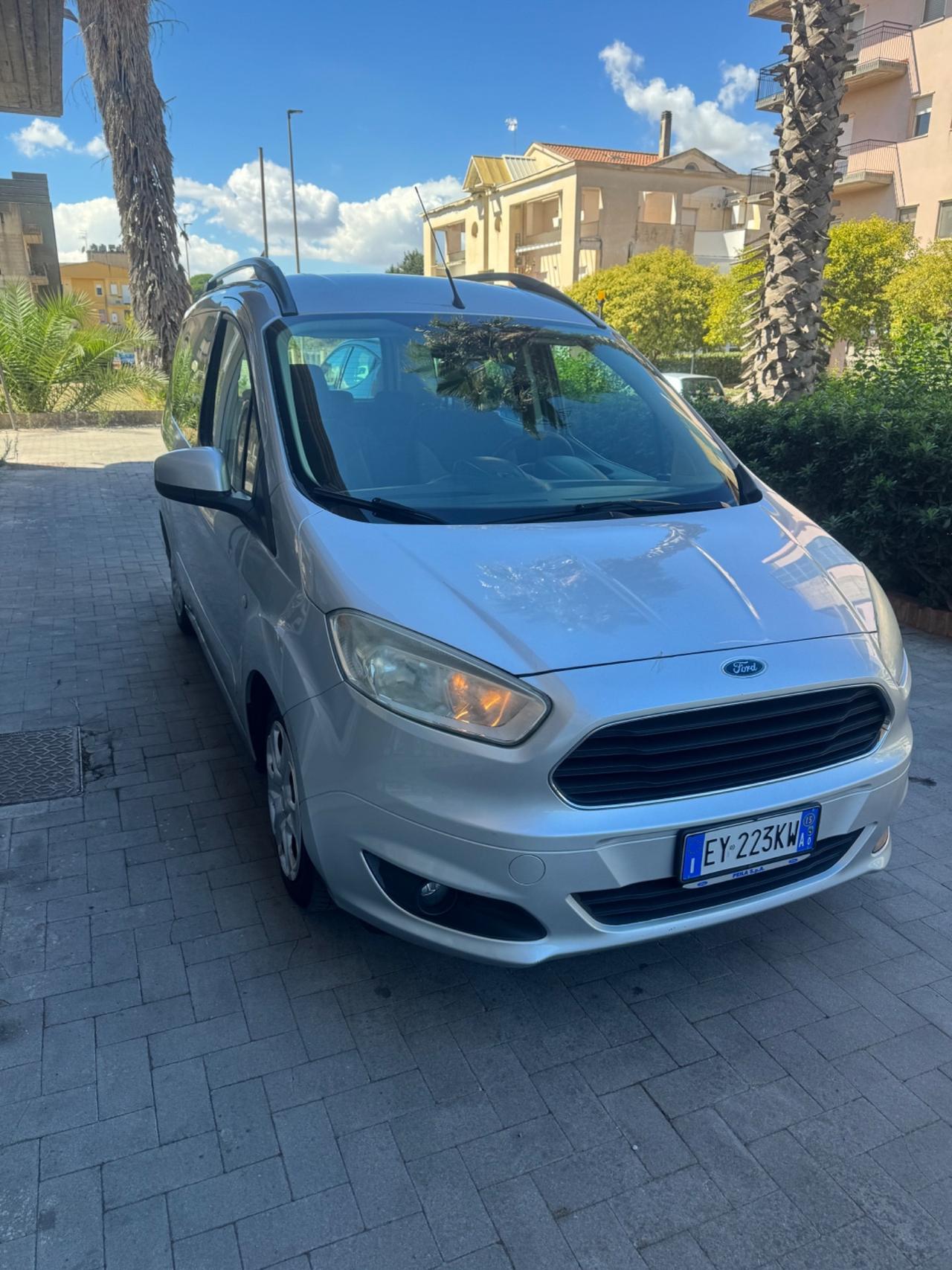 Ford Tourneo Courier 1.5 TDCI 75 CV Titanium