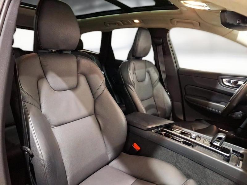 VOLVO XC60 T6 Plug-in AWD auto Plus Dark