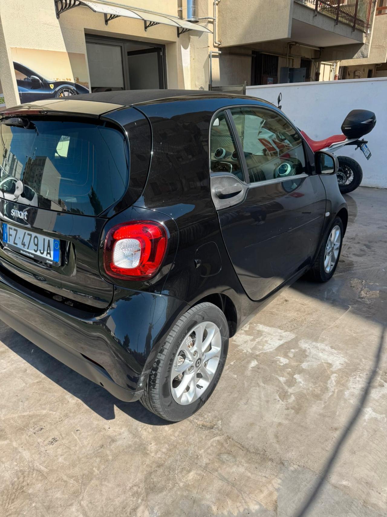 Smart ForTwo EQ velvet black