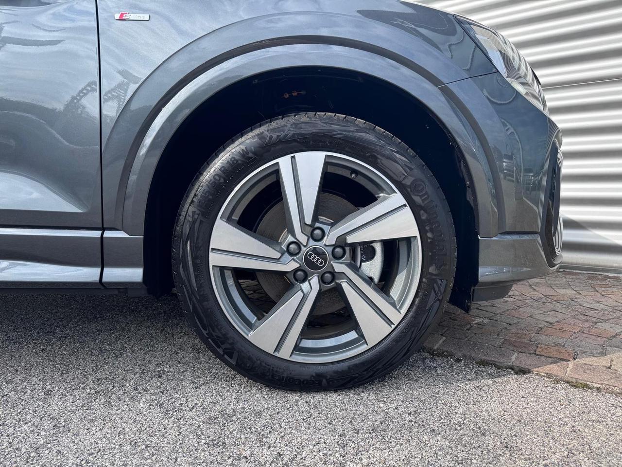 AUDI Q2 35 TDI S-TRONIC S-LINE