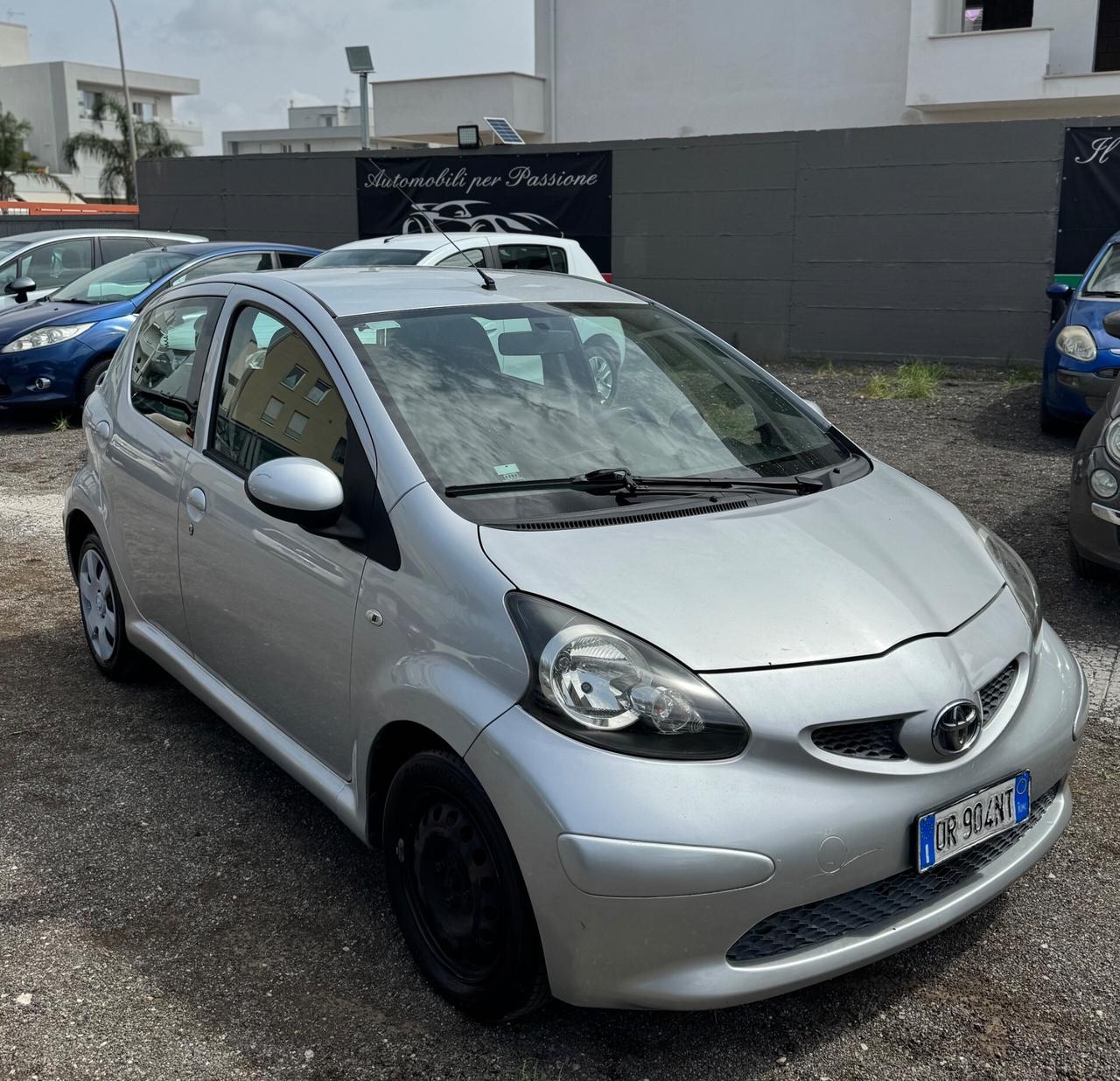 Toyota Aygo 1.0 12V VVT-i 5 porte Sol automatica