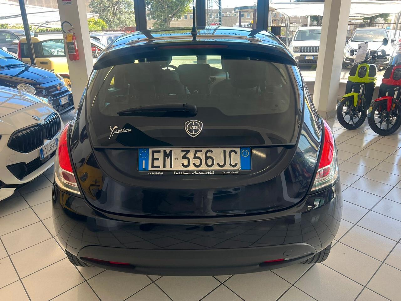 Lancia Ypsilon 1.2 69 CV 5 porte S&S Platinum