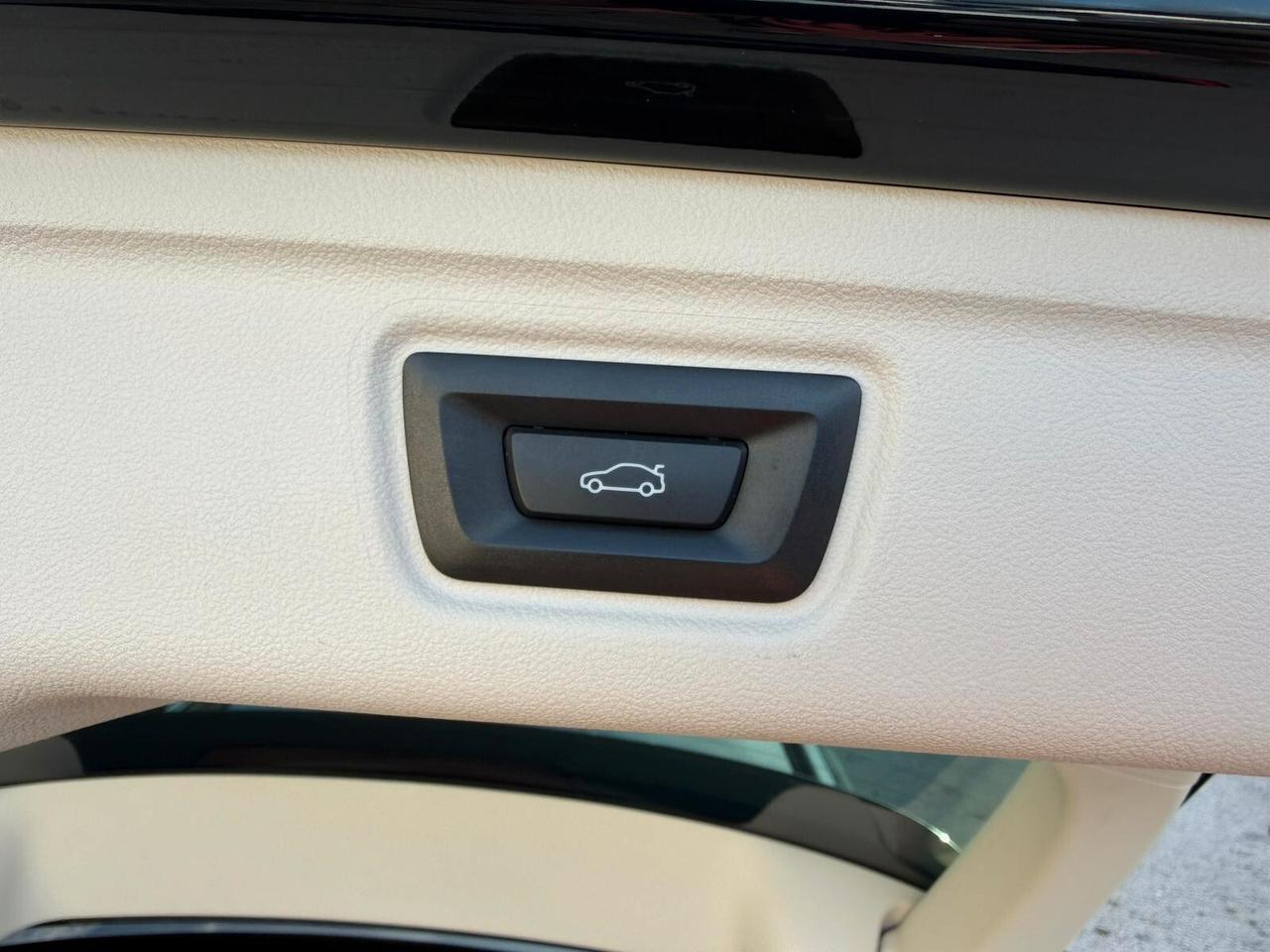 Bmw 318d Touring Automatico 2023 39000KM FULL OPTIONAL