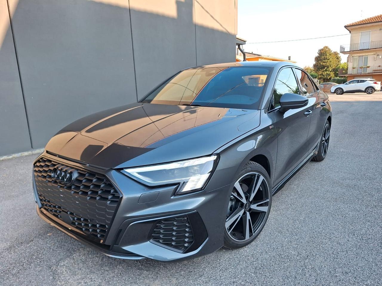 Audi A3 Sedan 35 TDI S tronic line edition