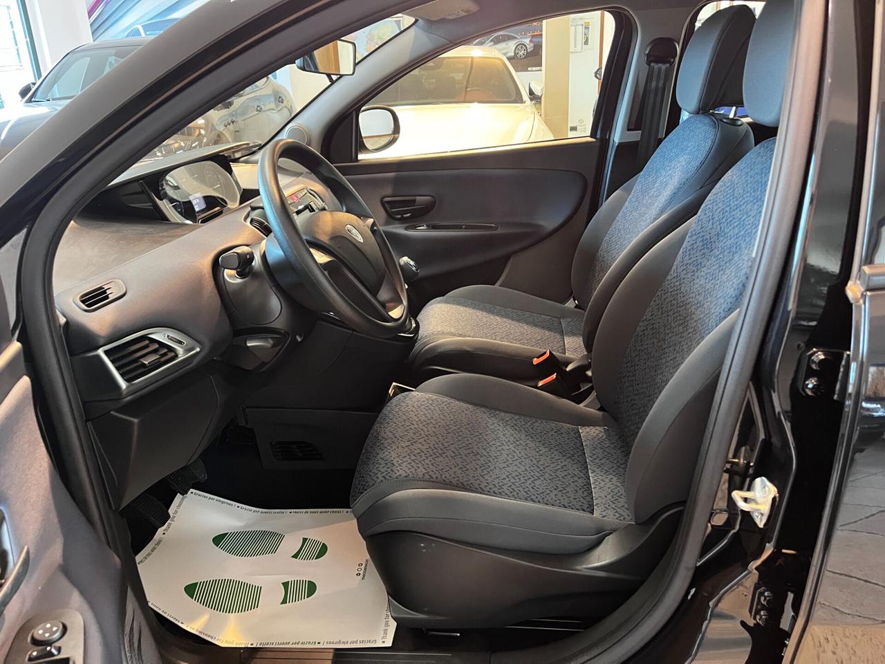 Lancia Ypsilon 1.0 FireFly 5 porte S&S Hybrid 2.000 KM