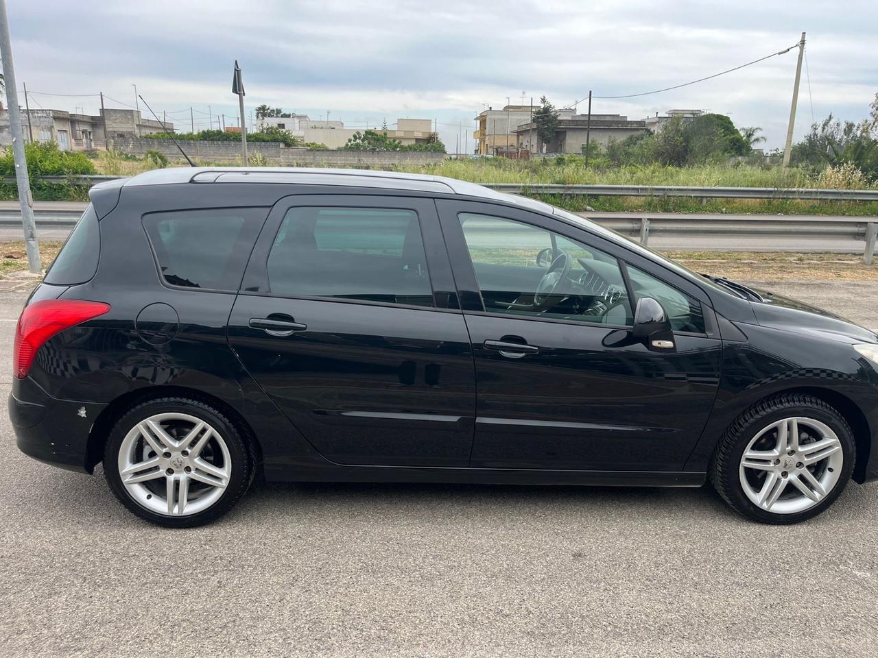 Peugeot 308 1.6 HDi SW Ciel Féline - 2011