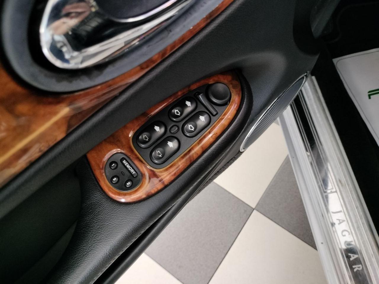 JAGUAR XJ 3.2 SE EXECUTIVE Automatica * Finanziabile *