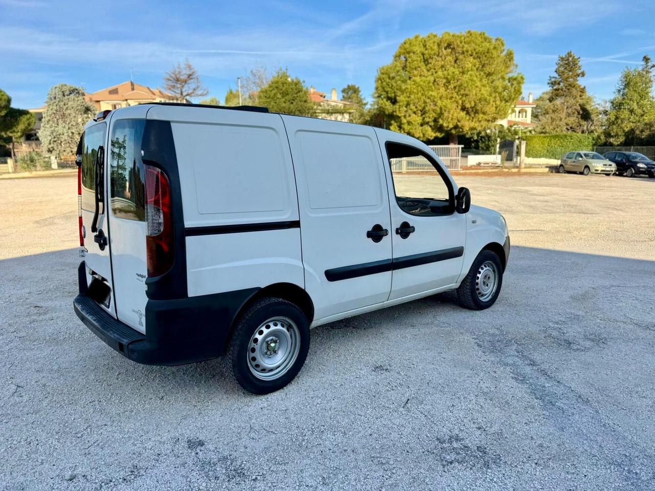 Furgone Fiat Doblò cargo 1.9 MJT 105 CV neopatentati
