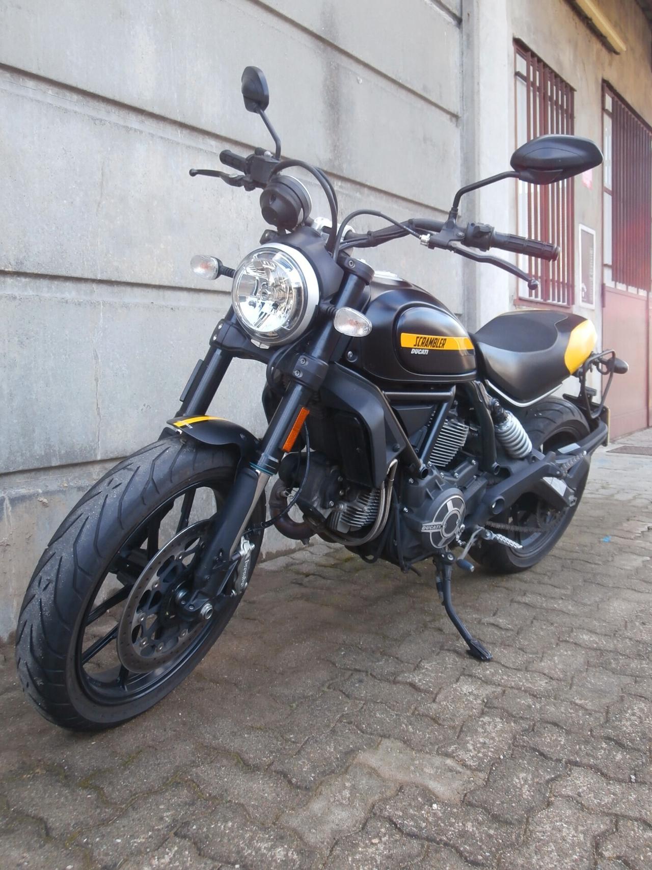 Ducati Scrambler 800 Full Throtte del 2017 PASSAGGIO ,TAGLIANDO E GARANZIA COMPRESI