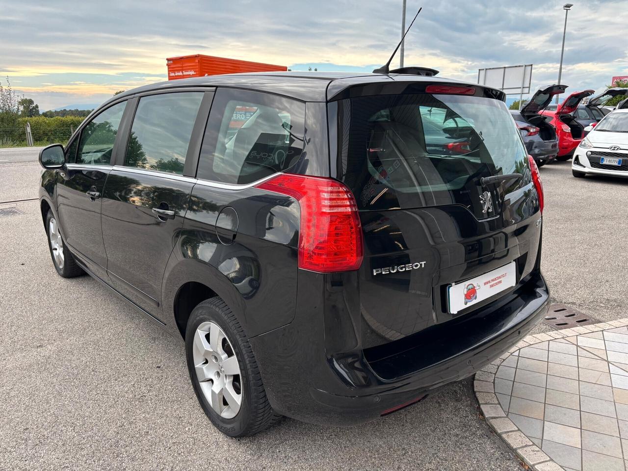 Peugeot 5008 1.6 Diesel 7 Posti Neopatentati