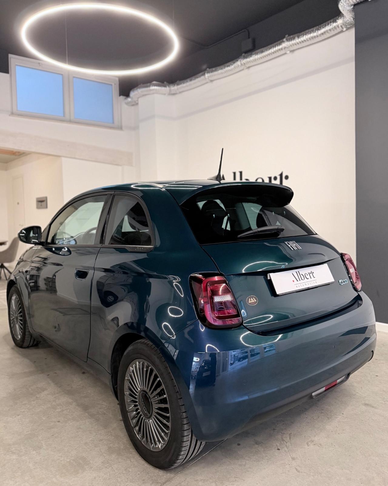 Fiat 500 500e Berlina 42 kWh La Prima