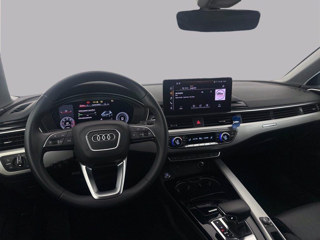 AUDI A4 allroad 40 2.0 tdi mhev identity contrast quattro 204cv s-tronic del 2024
