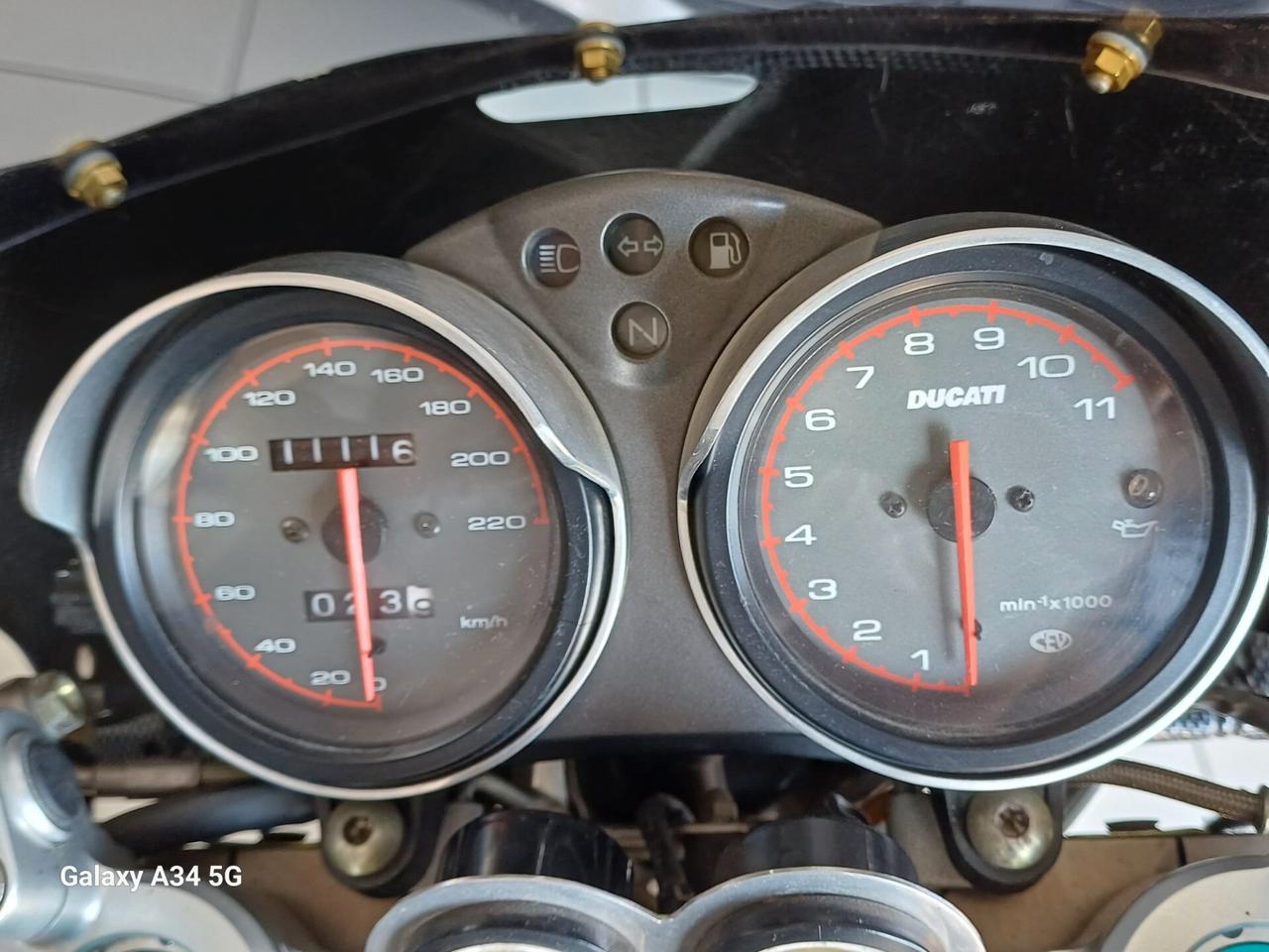 DUCATI MONSTER R 600