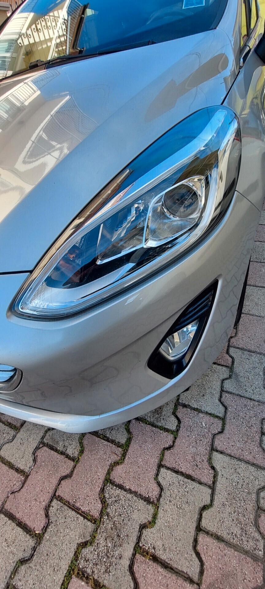FIESTA 1,1 BENZINA NEW MODEL 86 CV X NEOPATENTATI NAVIGATORE TELEFONO LEGA STRAFULL