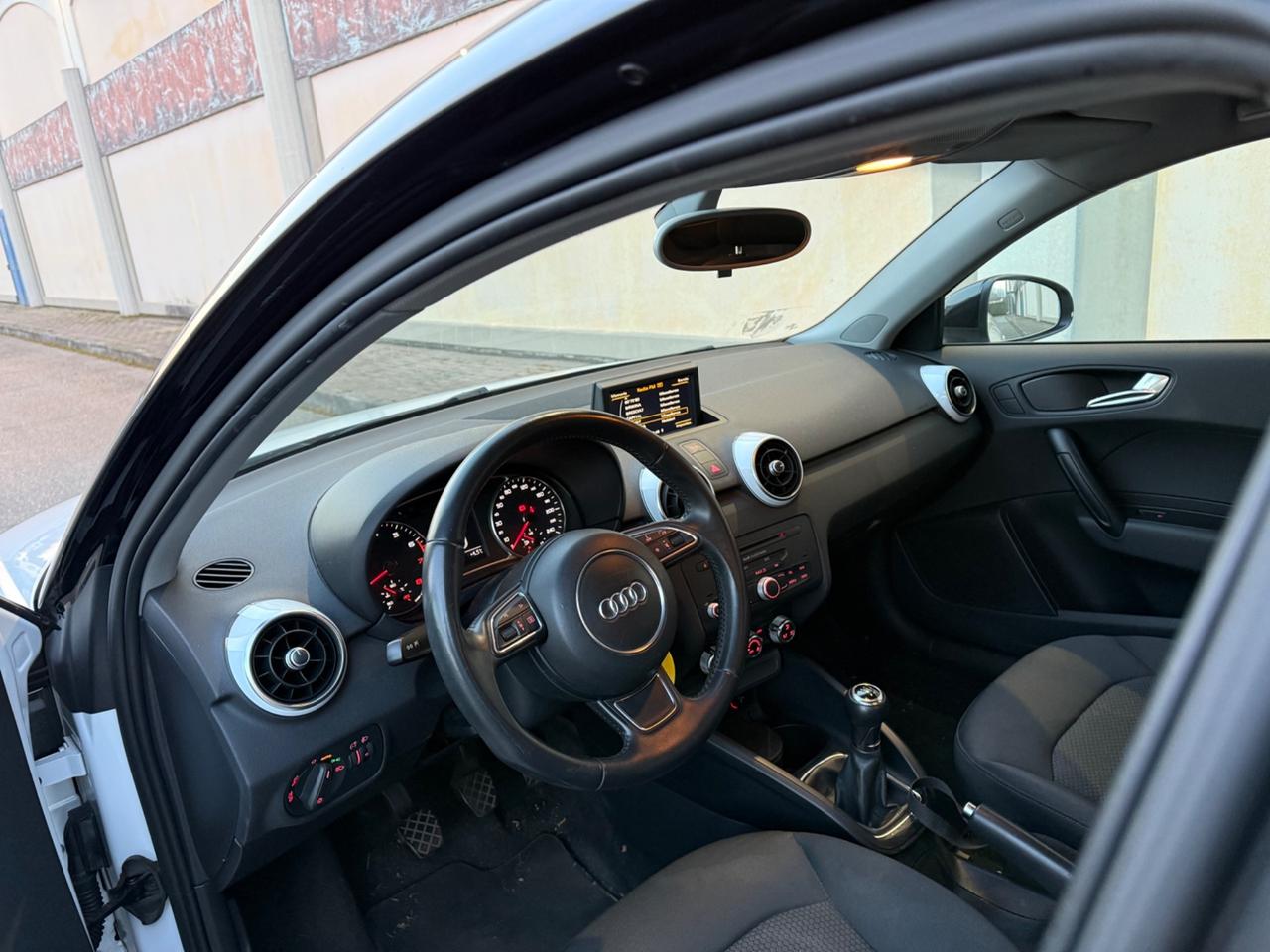 Audi A1 1.2 TFSI S line edition