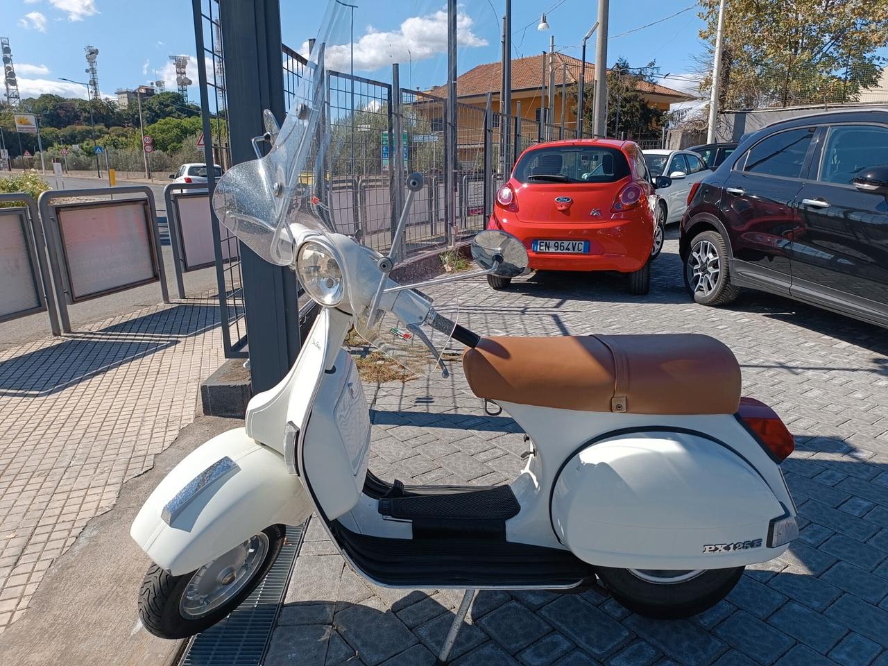 Piaggio Vespa 125 PX PX125 3