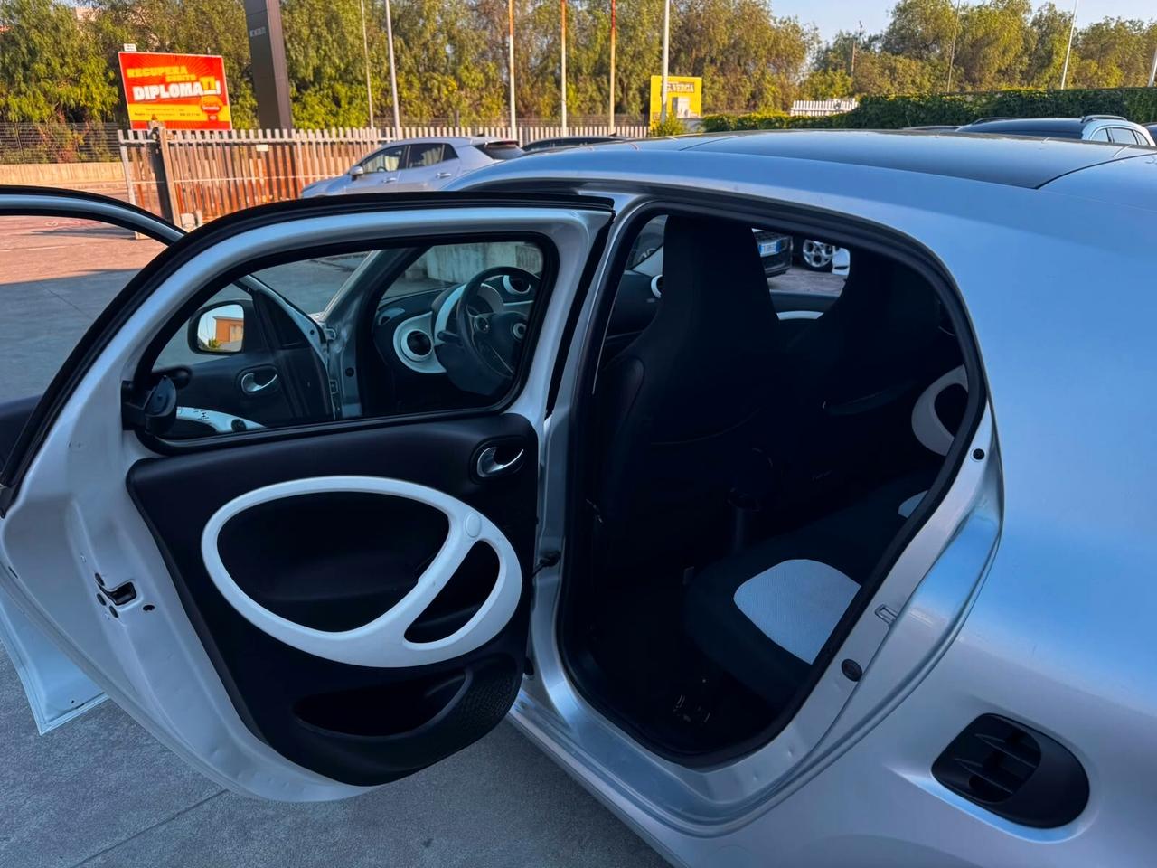 SMART FOUR FOUR 1.0 71 CV 2016 TETTO PANORAMICO