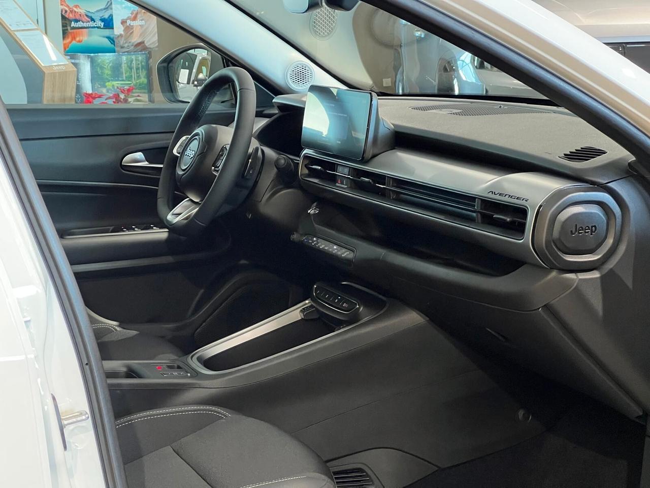 Jeep Avenger 1.2 Turbo 100 CV MHEV Tech & Sky