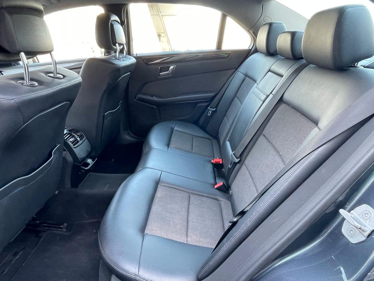 Mercedes-benz E 220 CDI BlueEFFICIENCY Avantgarde