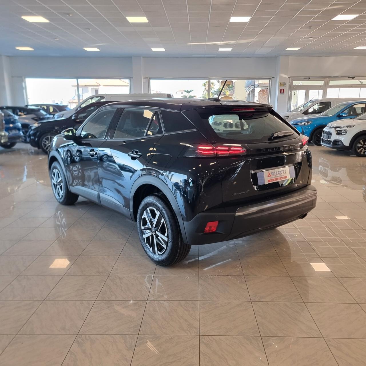 PEUGEOT 2008 SUV dallo Style deciso 1.2 100cv S&S