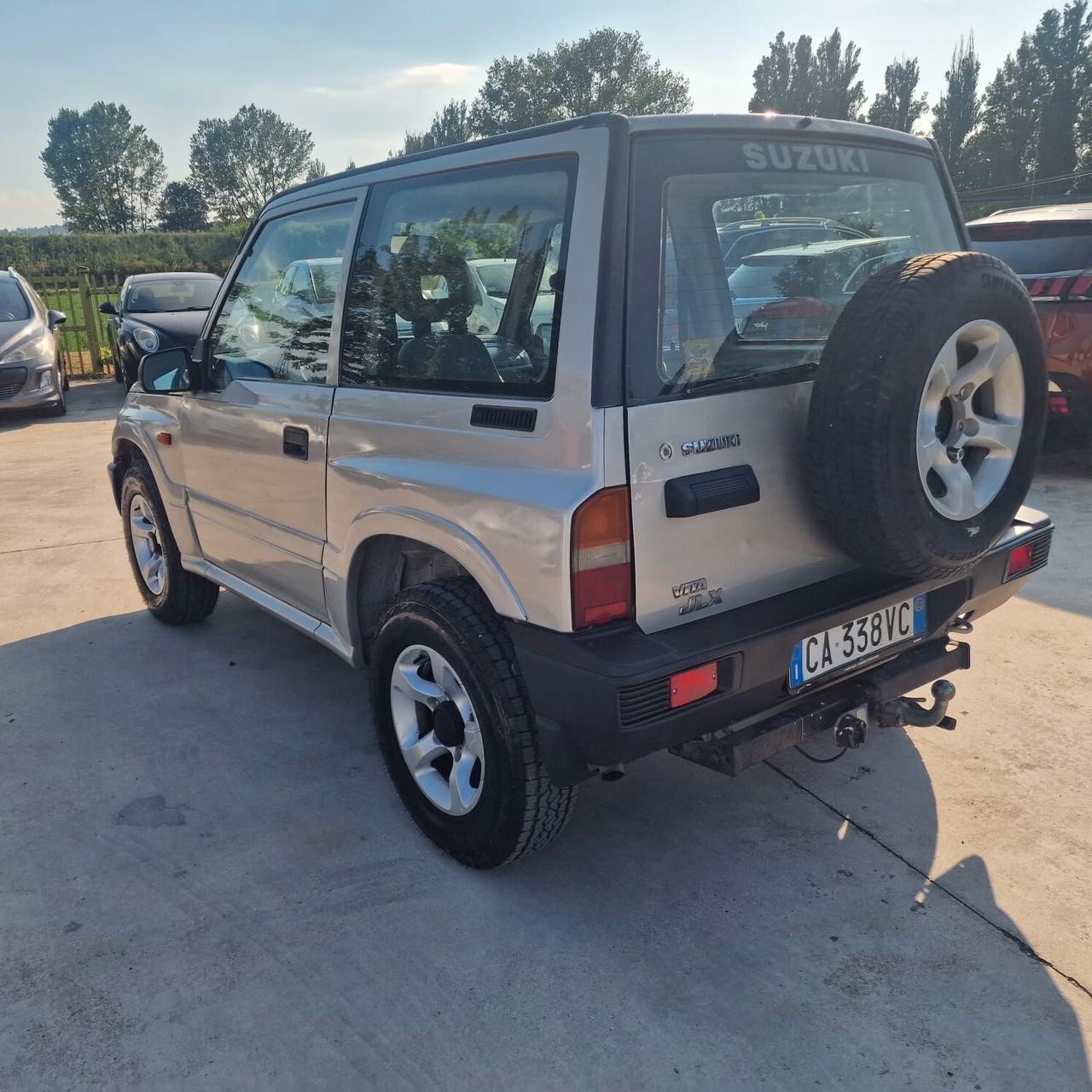Suzuki Vitara 2.0 HDI 3 porte JLX MOTORE CON 150 MILA KM GANCIO DI TRAINO E CARRELLO