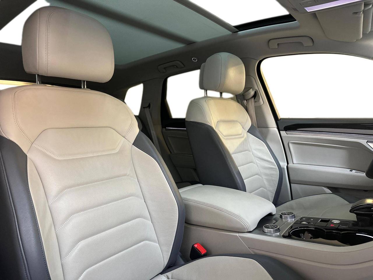 Volkswagen Touareg 3.0 V6 tdi Elegance 286cv